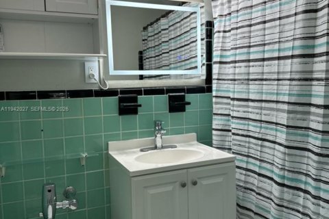 Copropriété à vendre à Miami Beach, Floride: 2337.7 m2 № 1999576 - photo 16