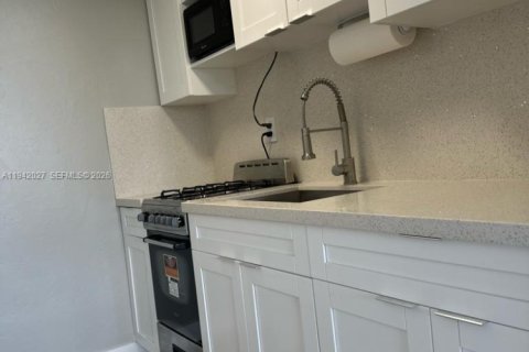 Copropriété à vendre à Miami Beach, Floride: 2337.7 m2 № 1999576 - photo 9