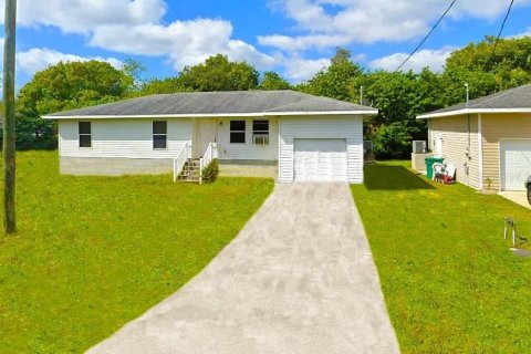 House in Punta Gorda, Florida 3 bedrooms, 101.08 sq.m. № 1837303 - photo 1