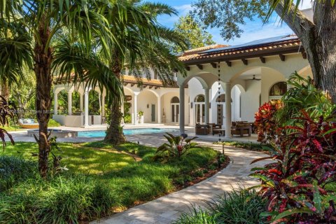 Villa ou maison à vendre à Pinecrest, Floride: 6 chambres, 636.47 m2 № 1968402 - photo 9