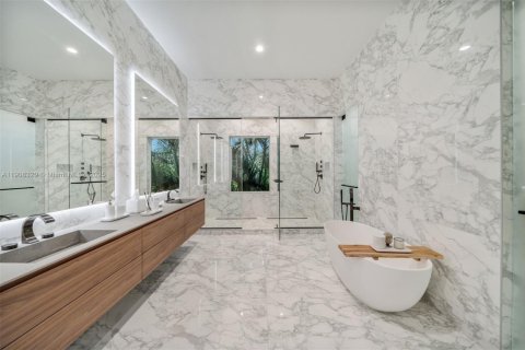 Villa ou maison à vendre à Pinecrest, Floride: 6 chambres, 636.47 m2 № 1968402 - photo 12