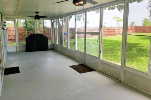 House in Clermont, Florida 3 bedrooms, 123.65 sq.m. № 1894178 - photo 28