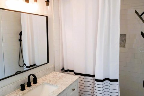 House in Clermont, Florida 3 bedrooms, 123.65 sq.m. № 1894178 - photo 18