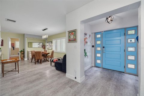 House in Gulfport, Florida 2 bedrooms, 136.75 sq.m. № 1817011 - photo 6