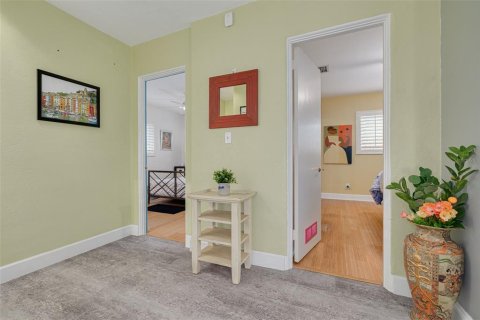 House in Gulfport, Florida 2 bedrooms, 136.75 sq.m. № 1817011 - photo 21