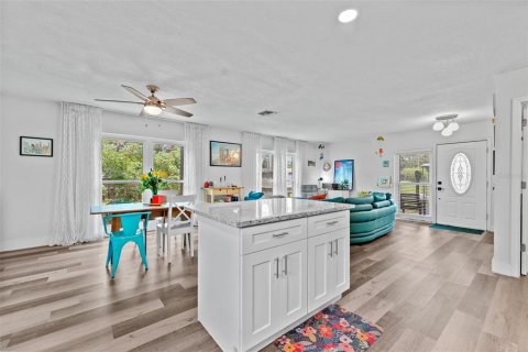 Casa en venta en Tampa, Florida, 3 dormitorios, 127.46 m2 № 1883761 - foto 10
