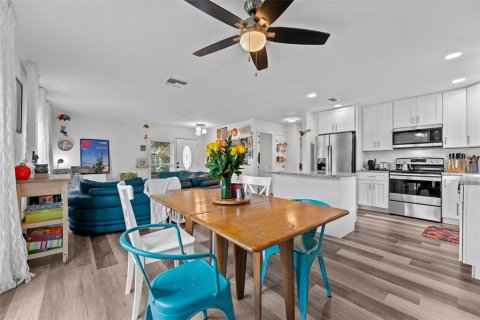 Casa en venta en Tampa, Florida, 3 dormitorios, 127.46 m2 № 1883761 - foto 12