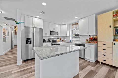 Casa en venta en Tampa, Florida, 3 dormitorios, 127.46 m2 № 1883761 - foto 8