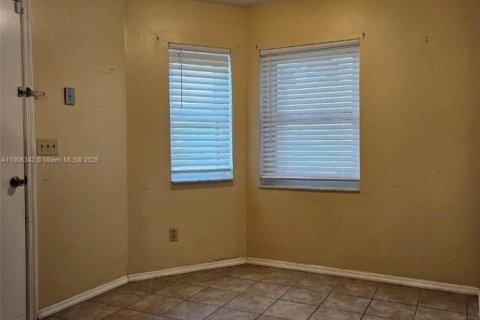 Villa ou maison à louer à Kissimmee, Floride: 3 chambres, 123.19 m2 № 1956141 - photo 17