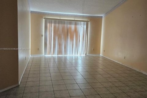 Villa ou maison à louer à Kissimmee, Floride: 3 chambres, 123.19 m2 № 1956141 - photo 15