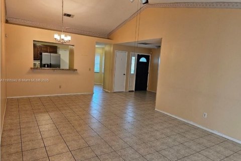 Villa ou maison à louer à Kissimmee, Floride: 3 chambres, 123.19 m2 № 1956141 - photo 5