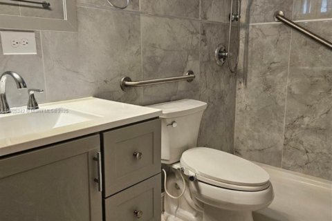 Villa ou maison à louer à Kissimmee, Floride: 3 chambres, 123.19 m2 № 1956141 - photo 7