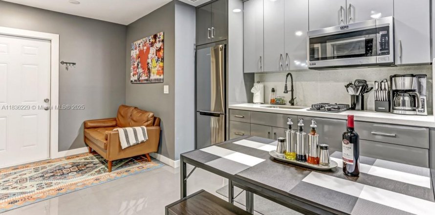 Villa ou maison à Hollywood, Floride 2 chambres, 55.74 m2 № 1819933