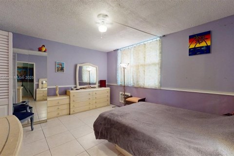 Купить кондоминиум в Халландейл-Бич, Флорида 1 спальня, 81.57м2, № 1922843 - фото 9