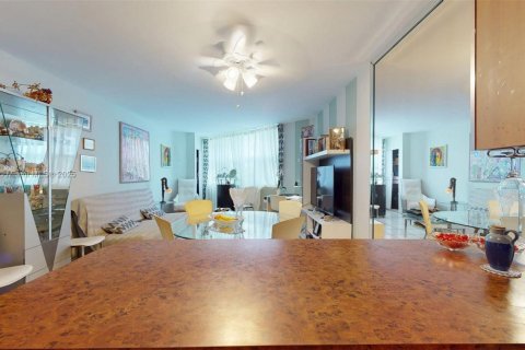 Купить кондоминиум в Халландейл-Бич, Флорида 1 спальня, 81.57м2, № 1922843 - фото 6