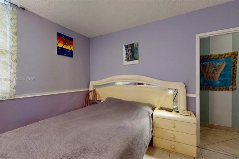 Купить кондоминиум в Халландейл-Бич, Флорида 1 спальня, 81.57м2, № 1922843 - фото 11