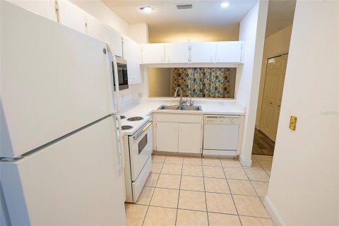 Townhouse in Tampa, Florida 2 bedrooms, 107.02 sq.m. № 1743536 - photo 9