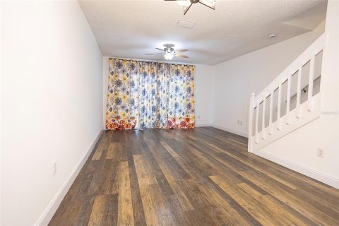 Townhouse in Tampa, Florida 2 bedrooms, 107.02 sq.m. № 1743536 - photo 5