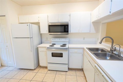 Townhouse in Tampa, Florida 2 bedrooms, 107.02 sq.m. № 1743536 - photo 8