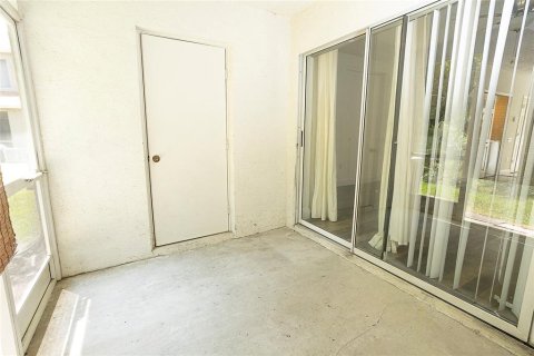Townhouse in Tampa, Florida 2 bedrooms, 107.02 sq.m. № 1743536 - photo 24