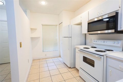 Townhouse in Tampa, Florida 2 bedrooms, 107.02 sq.m. № 1743536 - photo 7