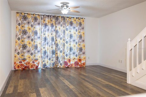 Townhouse in Tampa, Florida 2 bedrooms, 107.02 sq.m. № 1743536 - photo 4