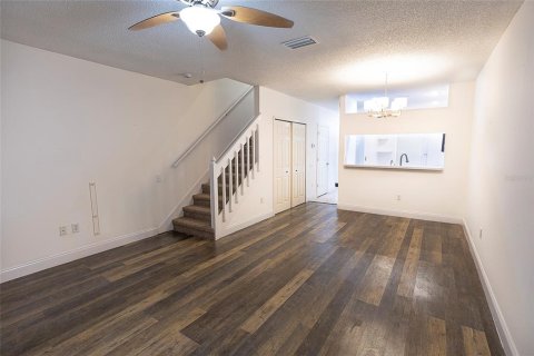 Townhouse in Tampa, Florida 2 bedrooms, 107.02 sq.m. № 1743536 - photo 10