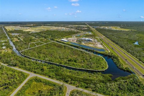 Terreno en venta en Port Charlotte, Florida № 1525271 - foto 1