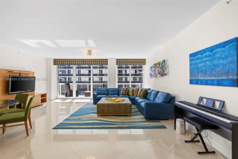 Copropriété à louer à Surfside, Floride: 2 chambres, 161.65 m2 № 1946463 - photo 9