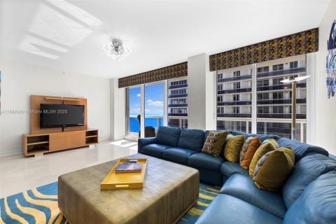 Copropriété à louer à Surfside, Floride: 2 chambres, 161.65 m2 № 1946463 - photo 14