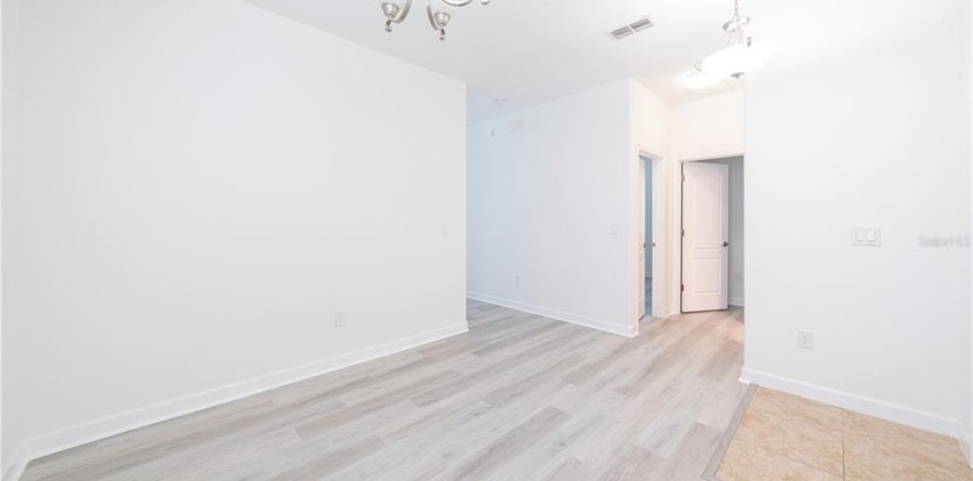 Villa ou maison à Winter Garden, Floride 6 chambres, 252.14 m2 № 2401166