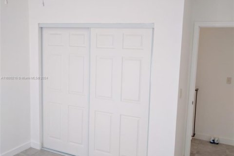 Townhouse in Cutler Bay, Florida 3 bedrooms, 141.03 sq.m. № 1870019 - photo 4