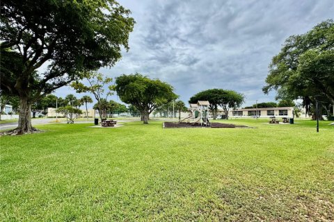 Townhouse in Cutler Bay, Florida 3 bedrooms, 141.03 sq.m. № 1870019 - photo 16