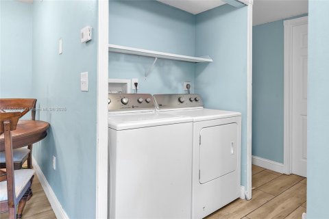 Copropriété à vendre à Pembroke Pines, Floride: 2 chambres, 81.85 m2 № 1939489 - photo 8