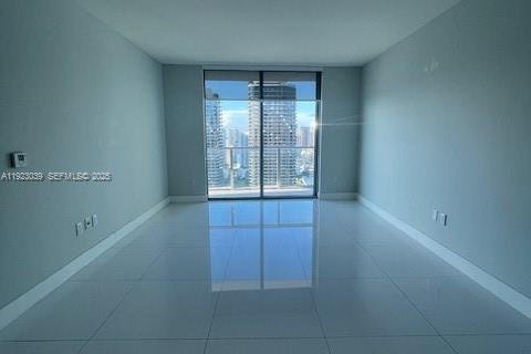 Condominio en alquiler en Miami, Florida, 2 dormitorios, 84.54 m2 № 2054175 - foto 7