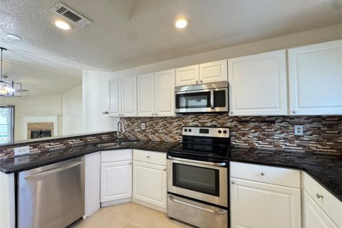 Villa ou maison à vendre à Kissimmee, Floride: 3 chambres, 123.47 m2 № 2318368 - photo 4