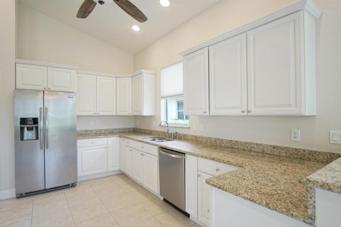 House in Port St. Lucie, Florida 3 bedrooms, 216.37 sq.m. № 2147006 - photo 10