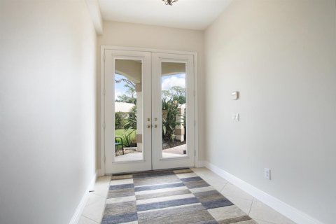 House in Port St. Lucie, Florida 3 bedrooms, 216.37 sq.m. № 2147006 - photo 3