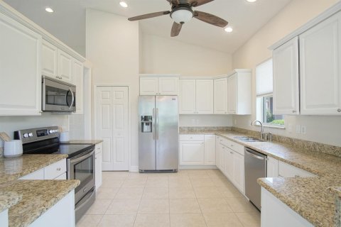 House in Port St. Lucie, Florida 3 bedrooms, 216.37 sq.m. № 2147006 - photo 9