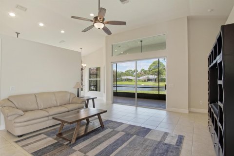 House in Port St. Lucie, Florida 3 bedrooms, 216.37 sq.m. № 2147006 - photo 5
