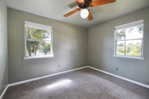 House in Tampa, Florida 2 bedrooms, 115.94 sq.m. № 2368904 - photo 12