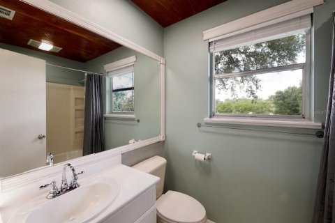House in Tampa, Florida 2 bedrooms, 115.94 sq.m. № 2368904 - photo 8