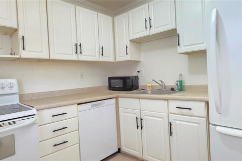 Condominio en alquiler en Daytona Beach, Florida, 2 dormitorios, 90.58 m2 № 1886322 - foto 14