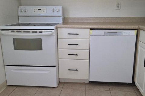 Condominio en alquiler en Daytona Beach, Florida, 2 dormitorios, 90.58 m2 № 1886322 - foto 20