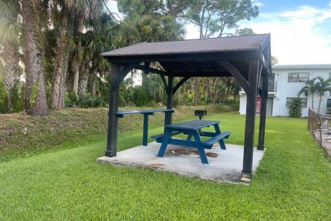 Condominio en alquiler en Daytona Beach, Florida, 2 dormitorios, 90.58 m2 № 1886322 - foto 17