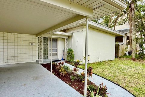 House in Tampa, Florida 3 bedrooms, 111.48 sq.m. № 1910164 - photo 2