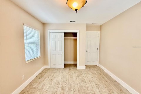 House in Tampa, Florida 3 bedrooms, 111.48 sq.m. № 1910164 - photo 25