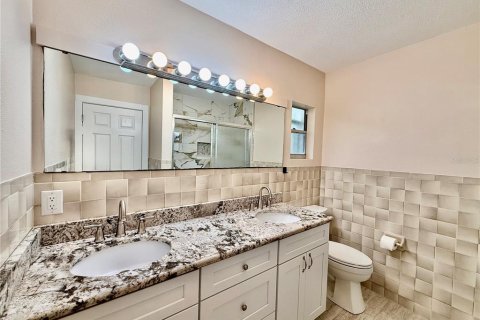 House in Tampa, Florida 3 bedrooms, 111.48 sq.m. № 1910164 - photo 18