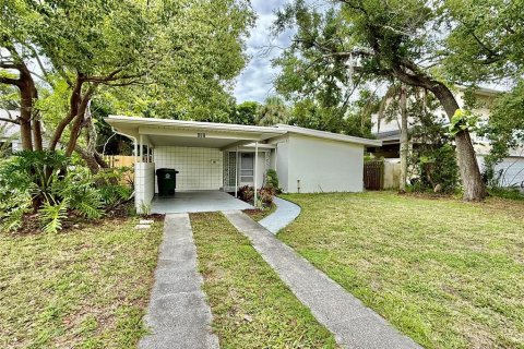 House in Tampa, Florida 3 bedrooms, 111.48 sq.m. № 1910164 - photo 1