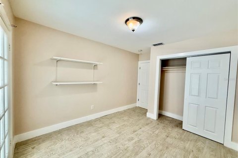 House in Tampa, Florida 3 bedrooms, 111.48 sq.m. № 1910164 - photo 22